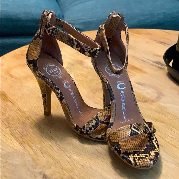 Jeffrey Campbell Shoes - Jeffery Campbell snakeskin heels 🐍